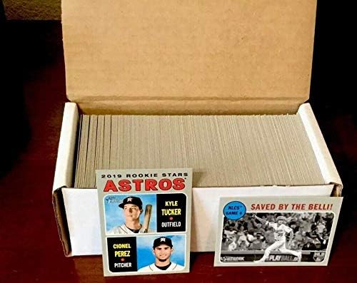 2019 Topps Heritage Пълен набор от бейзболни картички NM-MT ръководство за монтаж от 400 визитки с новодошлите - БЕЗ къси отпечатъци.