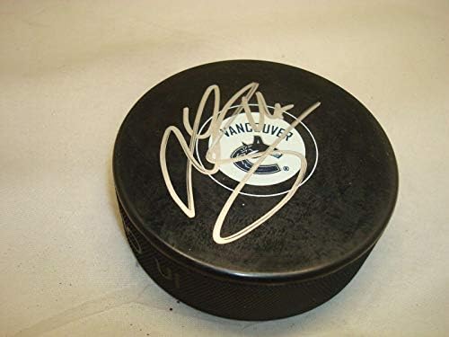 Свен Баертски подписа хокей шайба Ванкувър Канъкс с автограф на 1C - за Миене на НХЛ с автограф
