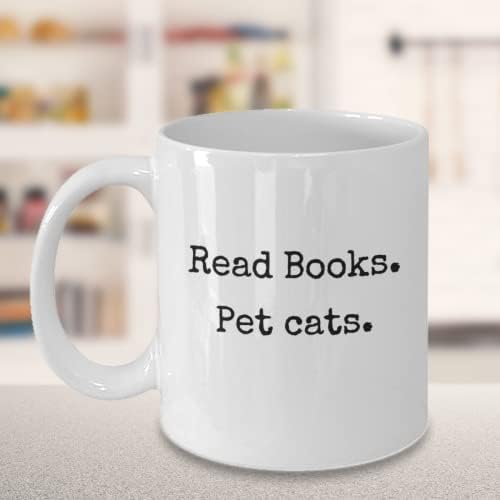 Книга за четене, Домашни котки | Забавни Чаши за любителите на котки, Подаръци за Библиофили, Котката в скута си