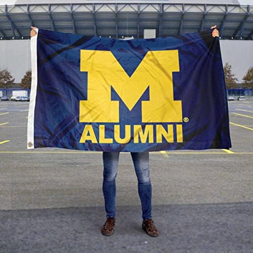 Голям Флаг колеж на университета на Мичиган завършилите